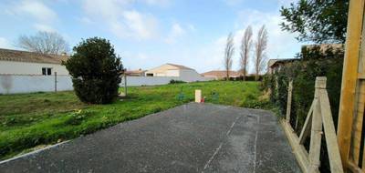 Terrain à Saint-Laurent-de-la-Prée en Charente-Maritime (17) de 618 m² à vendre au prix de 154000€ - 2