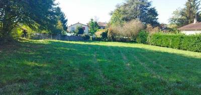 Terrain à Pranzac en Charente (16) de 1393 m² à vendre au prix de 47000€ - 2