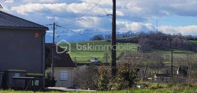 Terrain à Artigueloutan en Pyrénées-Atlantiques (64) de 983 m² à vendre au prix de 75000€ - 2