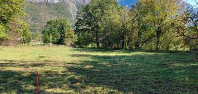 Terrain à Magland en Haute-Savoie (74) de 1083 m² à vendre au prix de 205000€ - 1